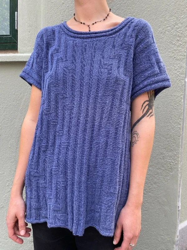 Stil blouse by Hanne Falkenberg, pattern (only sold as part of kit) Sweetheart Neck Blouse