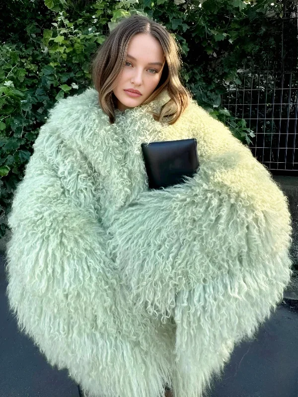 Oversized Plush Fur Coat For Women Elegant Soft Warm Long Sleeve Loose Jackets Winter Chic Street Outerwear ﻿ Faux Fur Jacket Real Fur Jacket Shearling Jacket