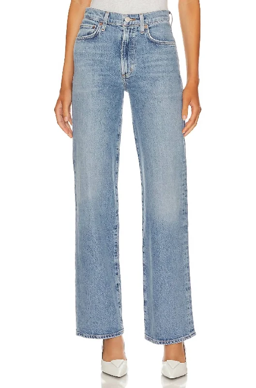 Harper Mid Rise Wide Straight Jeans In Flash Stylish Stone-Wash Denim Jeans