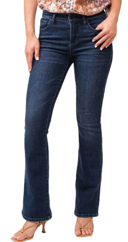 Jaxtyn Jeans In Boston Casual Loose Fit Jeans