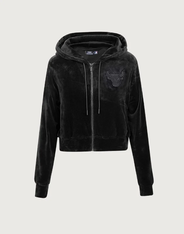 Pro Standard Chicago Bulls Triple Black Velour Zip Hoodie Hoodie with Crew Neck Simple Timeless Pro Standard Chicago Bulls Triple Black Velour Zip Hoodie Hoodie with Crew Neck Simple Timeless
